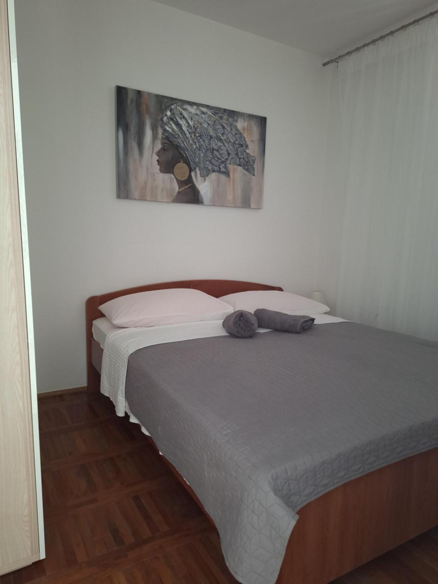 Corina & Franco Apartman Zengg Szoba fotó